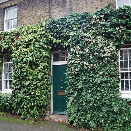 דירות לונדון 4 St Martins Almshouses מראה חיצוני תמונה
